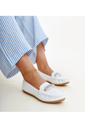 Mocassins blancs ornés de...