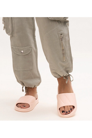 Sandales roses en mousse...