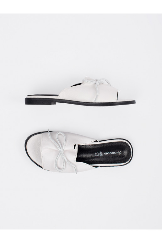 couleur blanche Chaussons płaksie avec un arc couleur blanche Chaussons płaksie avec un arc