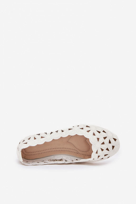 avec des éléments ajourés ballerines Puéril avec éclat couleur blanche Zindira