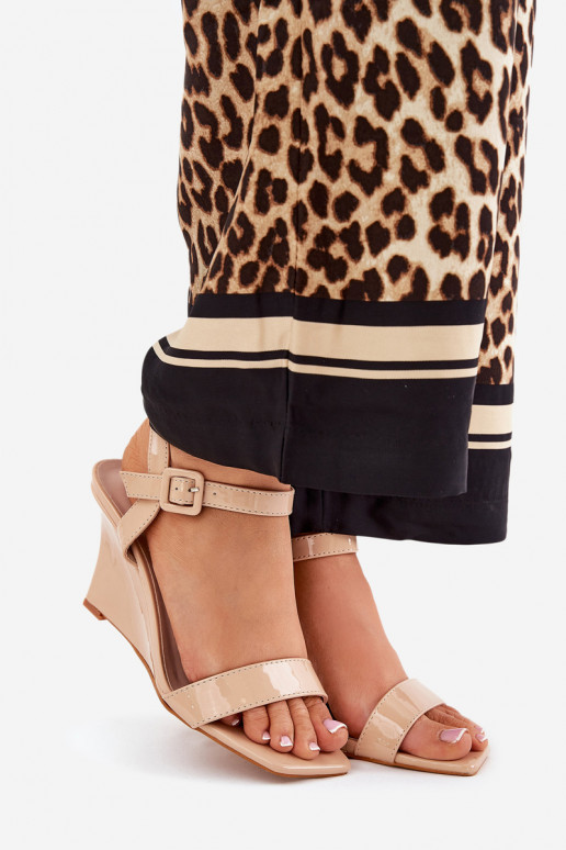 Sandales laquées pour femme Sur un coin Nude Vliraya Sandales laquées pour femme Sur un coin Nude Vliraya