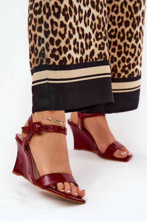 Lackierte Sandalen für Damen Auf einem Keil Burgund Vliraya Lackierte Sandalen für Damen Auf einem Keil Burgund Vliraya