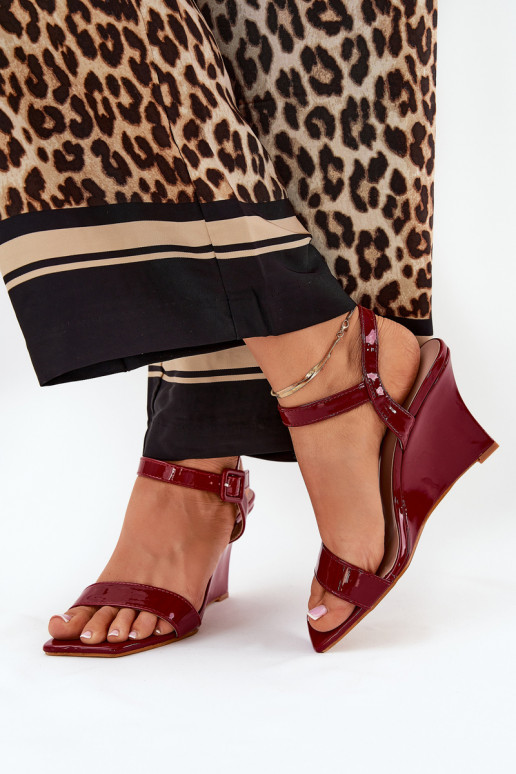 Lackierte Sandalen für Damen Auf einem Keil Burgund Vliraya Lackierte Sandalen für Damen Auf einem Keil Burgund Vliraya