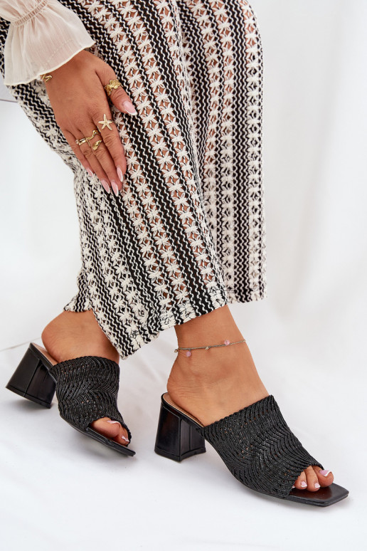 Pantoufles pour femmes Avec tresse avec des talons couleur noire Ciariloria Pantoufles pour femmes Avec tresse avec des talons couleur noire Ciariloria