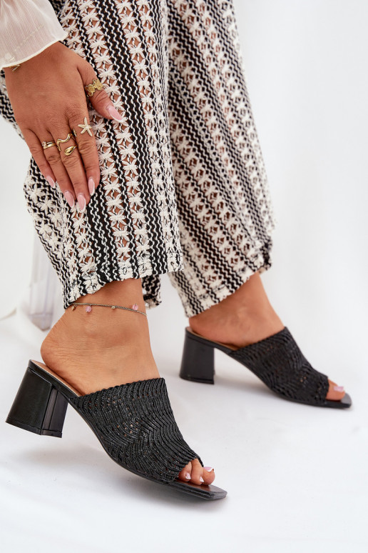 Pantoufles pour femmes Avec tresse avec des talons couleur noire Ciariloria Pantoufles pour femmes Avec tresse avec des talons couleur noire Ciariloria