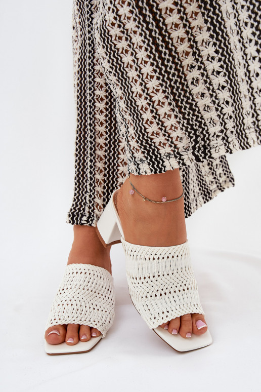 Pantoufles pour femmes Avec tresse avec des talons couleur blanche Ciariloria