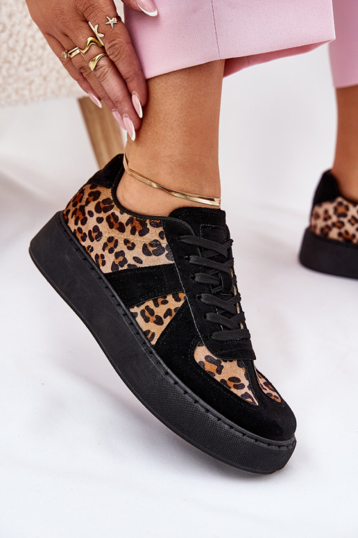 Chaussures modèle baskets Féminin et des écrits avec une plateforme couleur noire Activétivira Chaussures modèle baskets Féminin et des écrits avec une plateforme couleur noire Activétivira