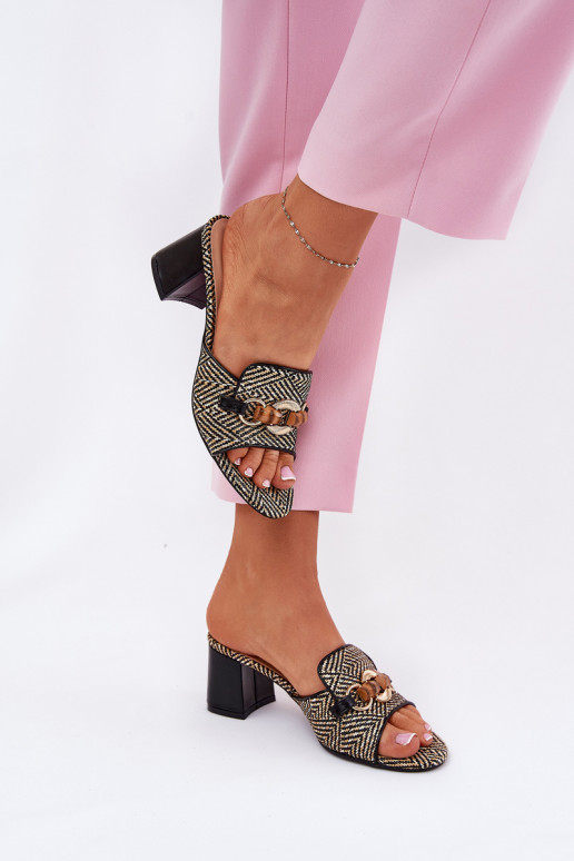 Damenhausschuhe mit Absätzen mit Ornamenten schZuarze Farbe Ovittole