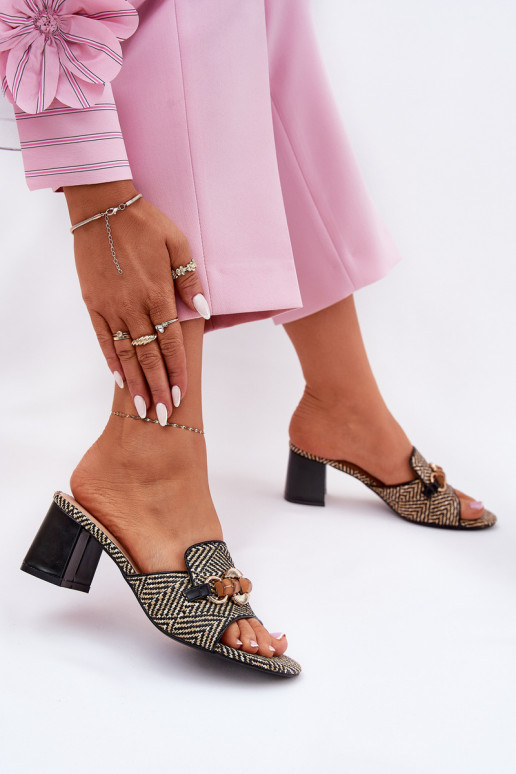 Pantoufles pour femmes avec des talons avec des ornements couleur noire Ovittole Pantoufles pour femmes avec des talons avec des ornements couleur noire Ovittole