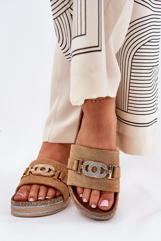 Pantoufles pour femmes Ze couleur doréem Detalem avec une plateforme avec éclat marron Eanes Pantoufles pour femmes Ze couleur doréem Detalem avec une plateforme avec éclat marron Eanes