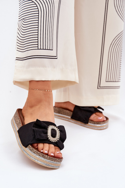 Damenhausschuhe mit einer Plattform mit Bändern I Ozdobną Broszką schZuarze Farbe Lenela Damenhausschuhe mit einer Plattform mit Bändern I Ozdobną Broszką schZuarze Farbe Lenela