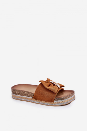 Damespantoffels met platform met linten I Ozdobną Broszką bruine kleur Lenela 2