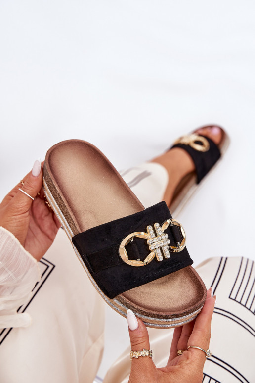 Pantoufles pour femmes avec une plateforme avec éclat I Złotą Ozdobą couleur noire Rilirea Pantoufles pour femmes avec une plateforme avec éclat I Złotą Ozdobą couleur noire Rilirea