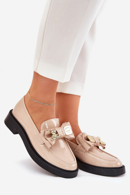 Gelakte mocassins met linten I Ozdobną Broszką beige Leandriel