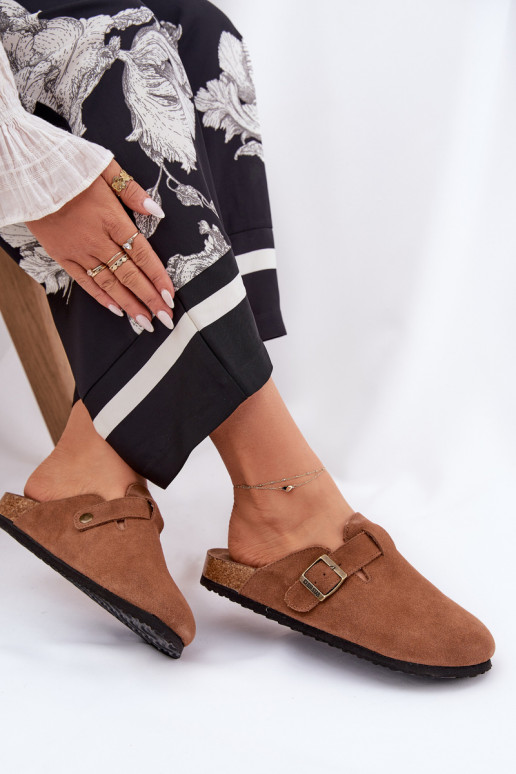 Suede pantoffels Klompen Dames met gespen Big Star RR274A387 bruine kleur Suede pantoffels Klompen Dames met gespen Big Star RR274A387 bruine kleur