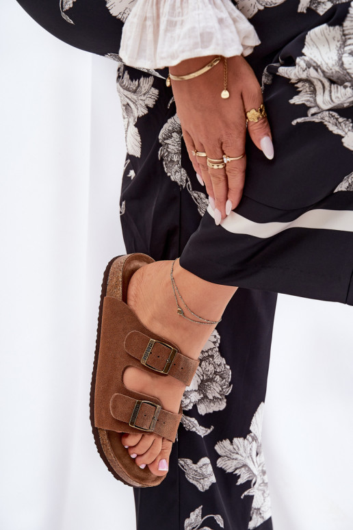 Dames suède pantoffels met gespen Big Star RR274A394 bruine kleur Dames suède pantoffels met gespen Big Star RR274A394 bruine kleur