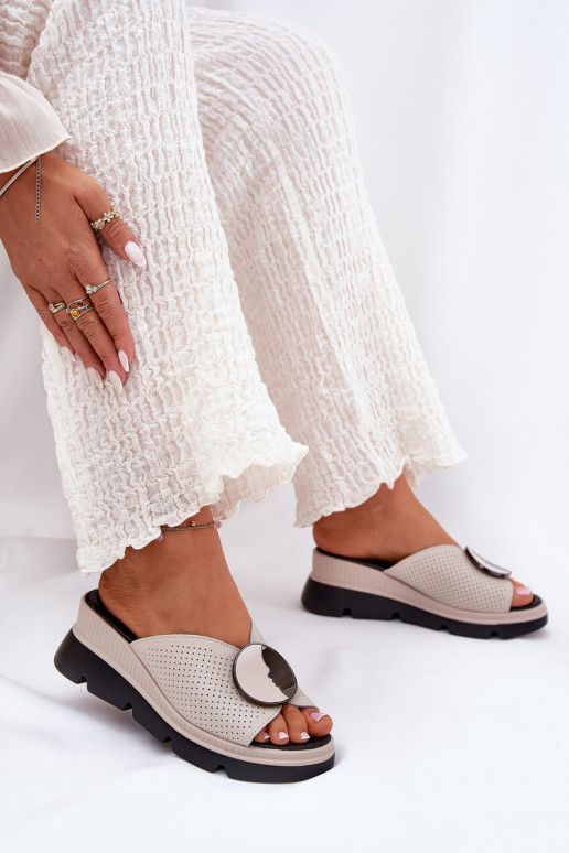 Pantoufles en cuir Féminin avec des ornements S.Barski LR51-662 beige