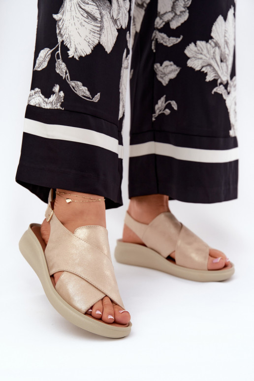 Sandales pour femmes en cuir écologique couleur dorée Tosmelia Sandales pour femmes en cuir écologique couleur dorée Tosmelia