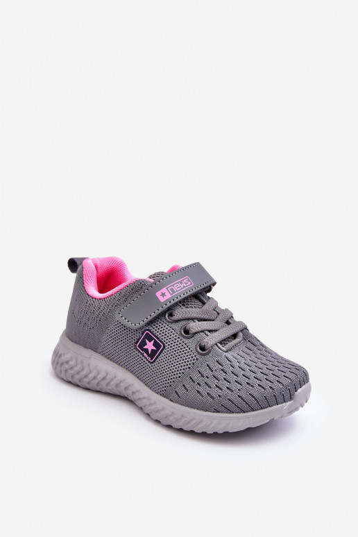 Chaussures de sport pour enfants avec attaches adhésives couleur grise Brego Chaussures de sport pour enfants avec attaches adhésives couleur grise Brego