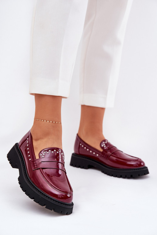 Mocassins femmes avec effet vernis et décoration couleur bordeaux Įjungtallae