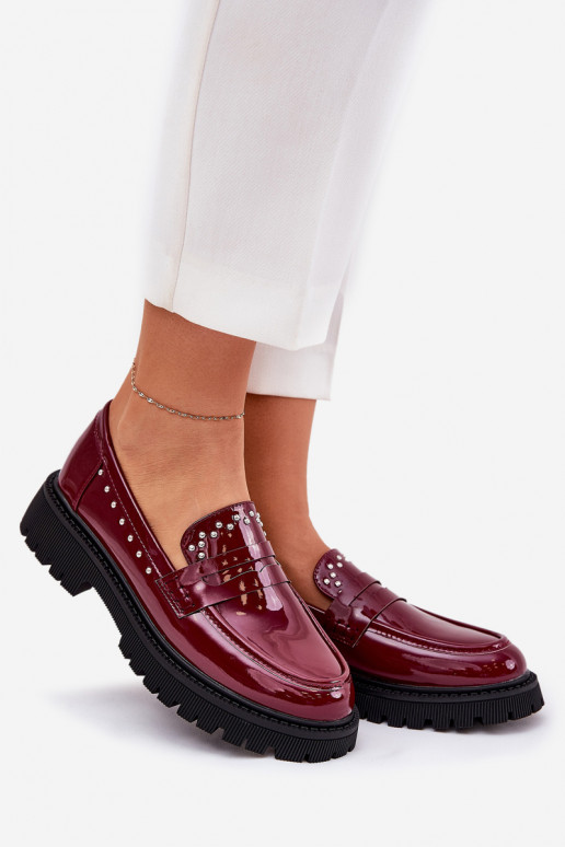 Mocassins femmes avec effet vernis et décoration couleur bordeaux Įjungtallae