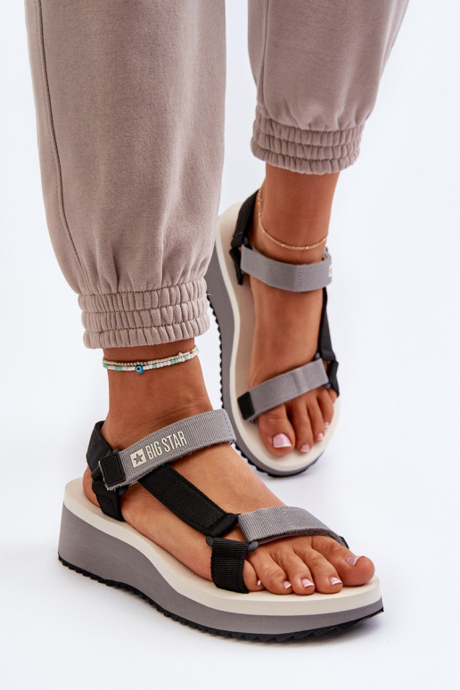 Damensandalen mit einer Plattform I Koturnie Big Star NN274A054 graue Farbe Damensandalen mit einer Plattform I Koturnie Big Star NN274A054 graue Farbe