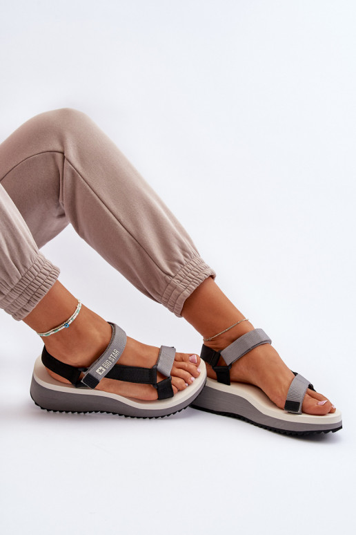 Damensandalen mit einer Plattform I Koturnie Big Star NN274A054 graue Farbe Damensandalen mit einer Plattform I Koturnie Big Star NN274A054 graue Farbe