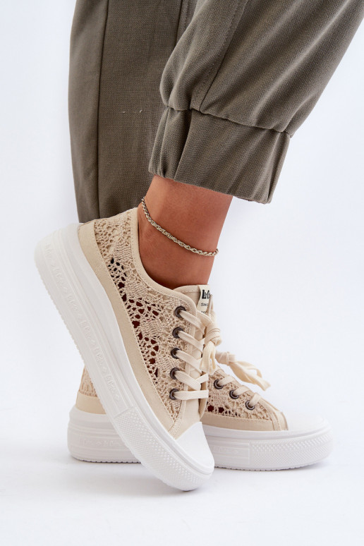 mit Spitzenmotiven Freizeitschuhe Lee Cooper LCIN-23-44-1620 Beige