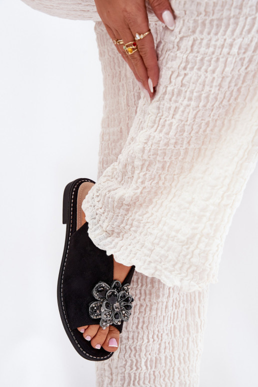 Sandales pour femmes avec des talons larges avec des ornements S.Barski KV27-001 couleur noire Sandales pour femmes avec des talons larges avec des ornements S.Barski KV27-001 couleur noire