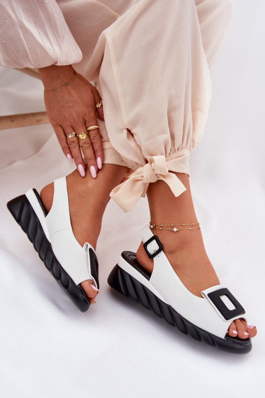 Sandales pour femmes Féminin Sur un coin avec décoration Artiker 56C2157 couleur blanche Sandales pour femmes Féminin Sur un coin avec décoration Artiker 56C2157 couleur blanche