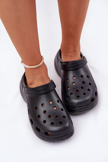 Chaussons légers pour femmes avec semelles massives tendance Big Star RR274A118 couleur noire