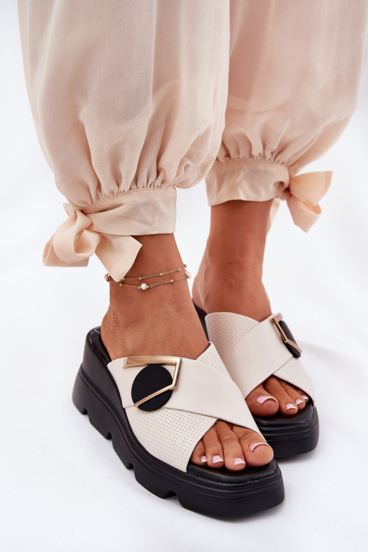 Style élégant Pantoufles en cuir Féminin Sur un coin avec des ornements Artiker 56C1585 beige