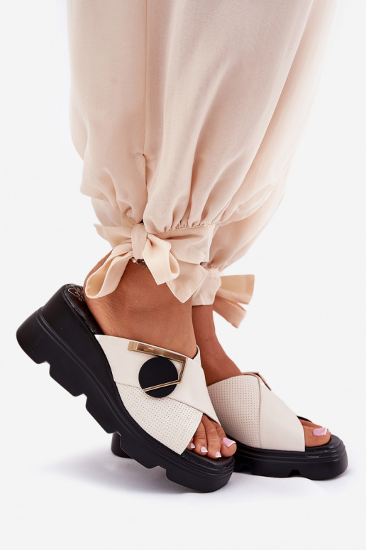 Eleganter Stil Lederhausschuhe Feminin Auf einem Keil mit Ornamenten Artiker 56C1585 Beige