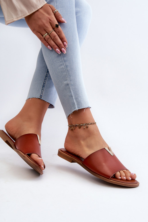 Damenhausschuhe Eko Haut mit breiten Absätzen braune Farbe Es mussliha