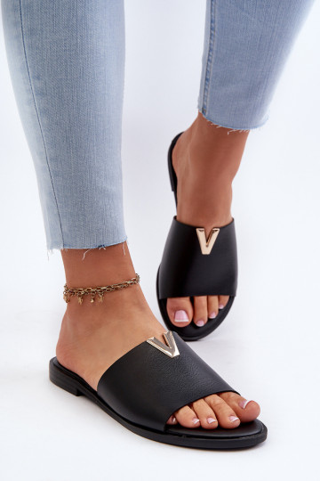Chaussons en simili cuir pour femmes avec larges talons couleur noire Tai turiliha