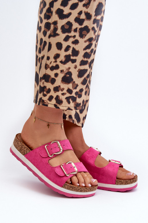 Pantoufles pour femmes avec une plateforme avec boucles en daim écologiqueoÀe couleur rose Ursila Pantoufles pour femmes avec une plateforme avec boucles en daim écologiqueoÀe couleur rose Ursila