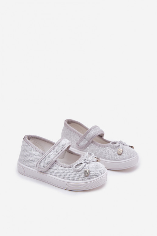 ballerines pour enfants avec des rubans couleur argent Amirinas