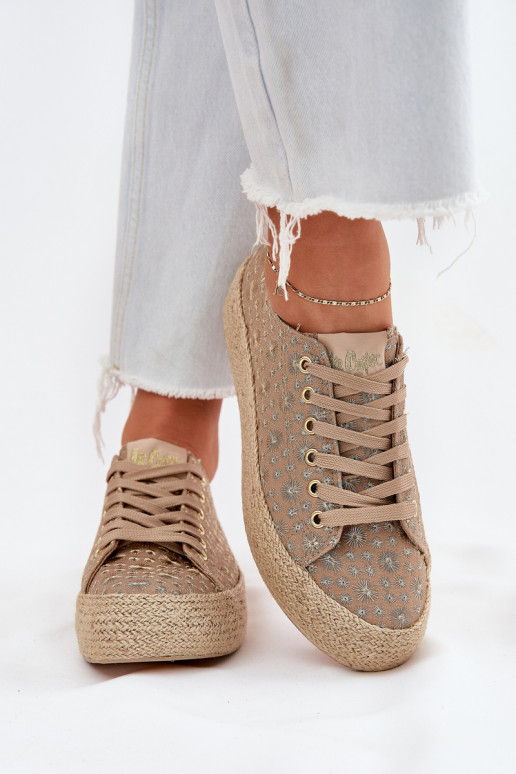 Gepatineerde casual schoenen met platform Lee Cooper LCIN-25-08-3646L in chaki