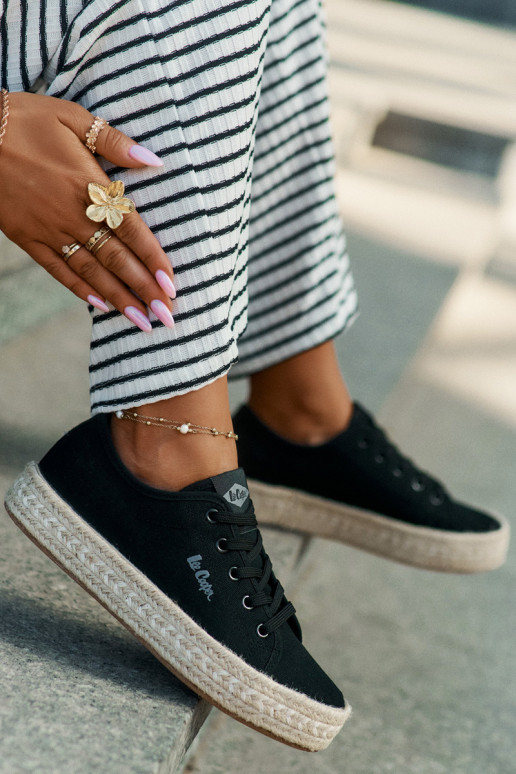 Casual schoenen met veters Lee Cooper LCIN-25-44-3216 in zwart Casual schoenen met veters Lee Cooper LCIN-25-44-3216 in zwart