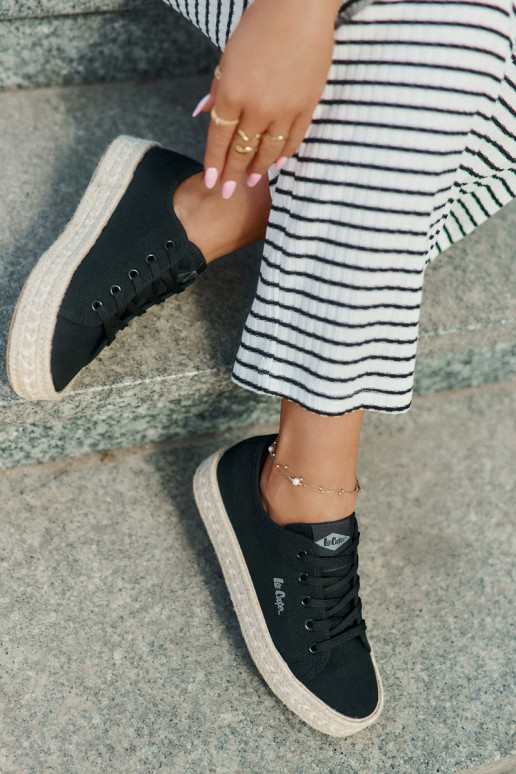 Casual schoenen met veters Lee Cooper LCIN-25-44-3216 in zwart Casual schoenen met veters Lee Cooper LCIN-25-44-3216 in zwart