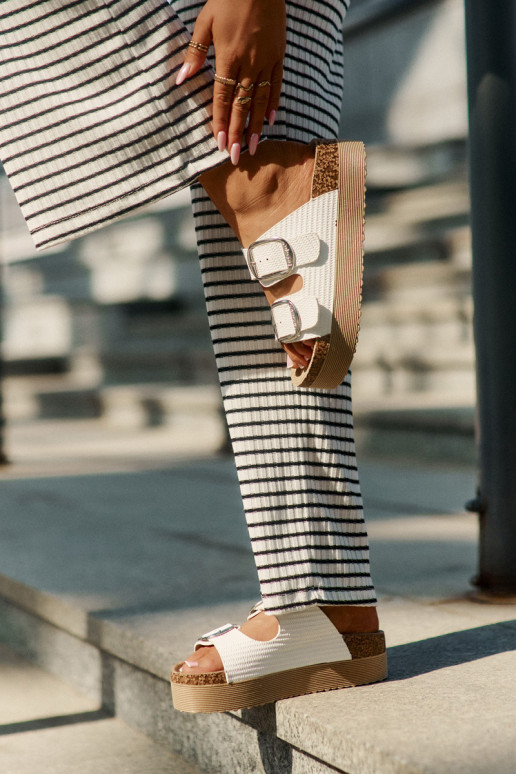 Damespantoffels Platformie met gespen Lee Cooper LCIN-25-35-3496L Initte kleur