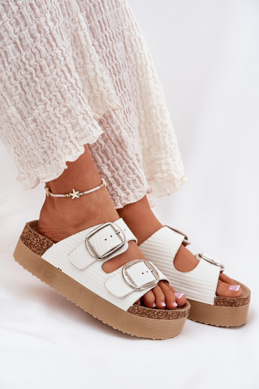 Pantoufles pour femmes Platformie avec boucles Lee Cooper LCDANS-25-35-3496L couleur blanche