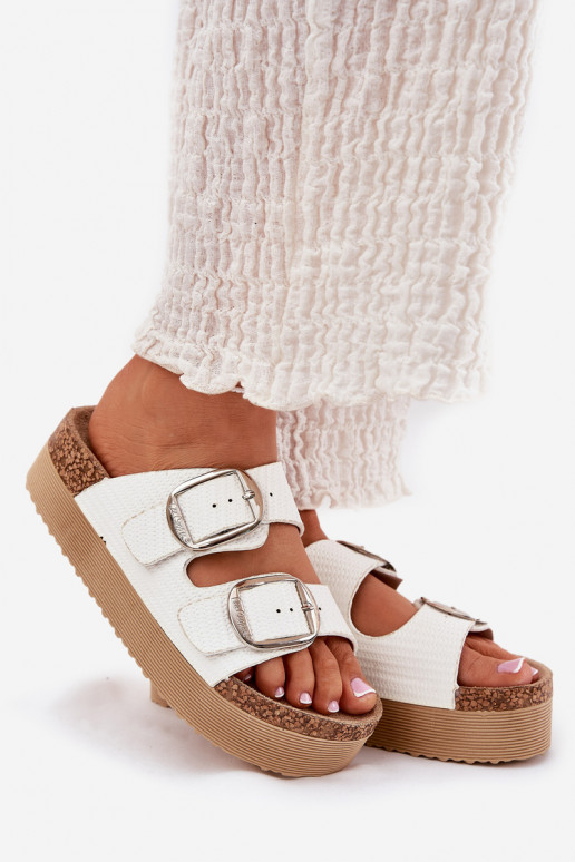 Pantoufles pour femmes Platformie avec boucles Lee Cooper LCDANS-25-35-3496L couleur blanche