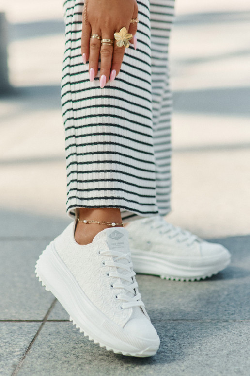 Chaussures de loisirs Z Haftem avec une plateforme Lee Cooper LCDANS-25-31-3465L couleur blanche Chaussures de loisirs Z Haftem avec une plateforme Lee Cooper LCDANS-25-31-3465L couleur blanche