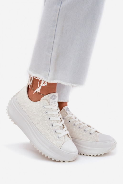 Chaussures de loisirs Z Haftem avec une plateforme Lee Cooper LCDANS-25-31-3465L couleur blanche Chaussures de loisirs Z Haftem avec une plateforme Lee Cooper LCDANS-25-31-3465L couleur blanche