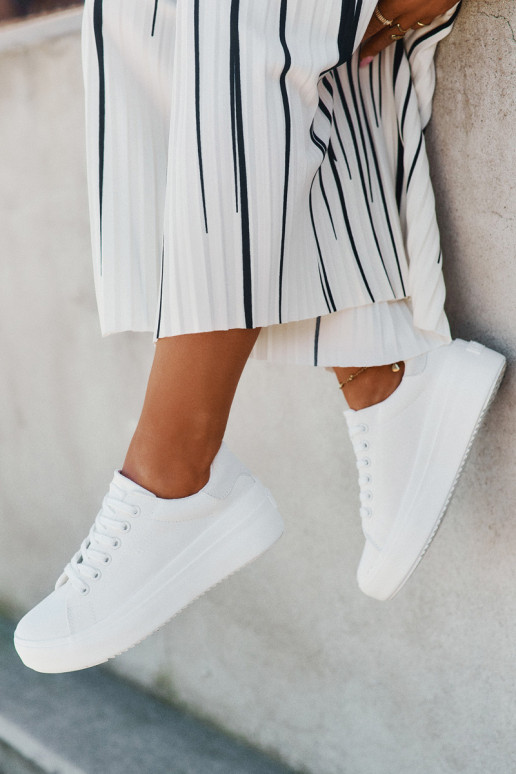 Chaussures de loisirs avec une plateforme Big Star RR274463 couleur blanche  Chaussures de loisirs avec une plateforme Big Star RR274463 couleur blanche