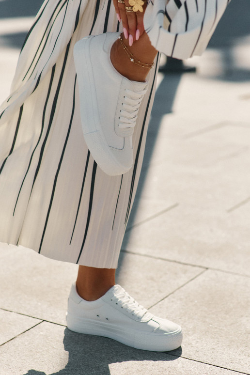 Freizeitschuhe mit einer Plattform Big Star RR274337 Zueiße Farbe