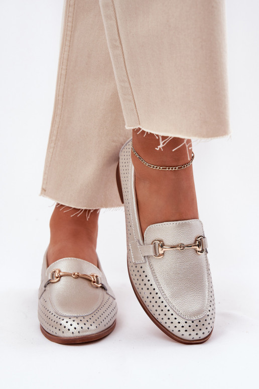 Peau mocassins pour femmes avec des ornements avec des talons larges S.Barski LR51-594 couleur argent