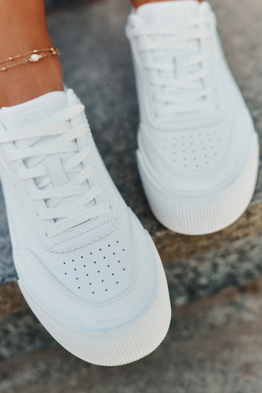 Faible Chaussures modèle baskets en cuir écologique Big Star RR274303 couleur blanche Faible Chaussures modèle baskets en cuir écologique Big Star RR274303 couleur blanche