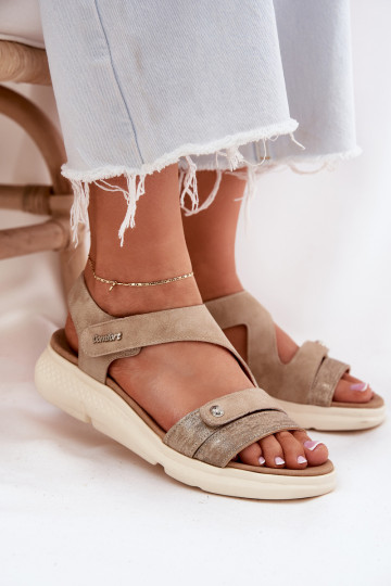 Damensandalen Auf einem Keil Beige Es mussroriella